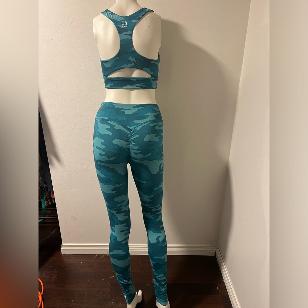 Bombshell Sportswear Green Camo Set - Picture 6 of 12